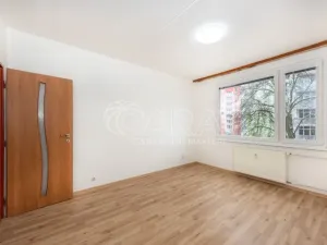 Prodej bytu 3+1, Hostinné, Sídliště, 88 m2