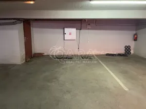 Pronájem garáže, Praha - Vršovice, Krymská, 12 m2