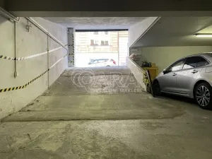 Pronájem garáže, Praha - Vršovice, Krymská, 12 m2