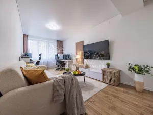 Prodej bytu 2+1, Unhošť, Komenského, 52 m2