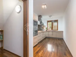 Prodej rodinného domu, Zbuzany, Lomená, 162 m2