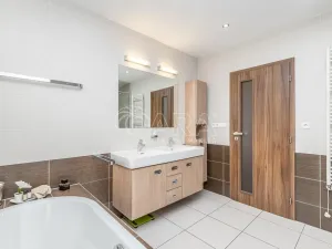 Prodej rodinného domu, Zbuzany, Lomená, 162 m2