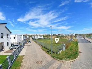 Prodej pozemku pro bydlení, Praha - Kyje, Pivoňská, 694 m2