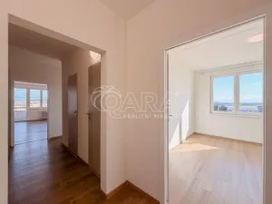 Pronájem bytu 4+1, Jindřichův Hradec - Jindřichův Hradec V, Kosmonautů, 85 m2