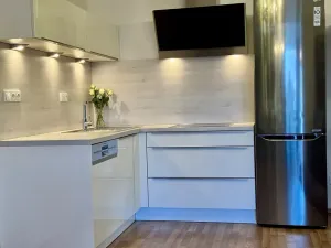Prodej obchodního prostoru, Holubice, 63 m2