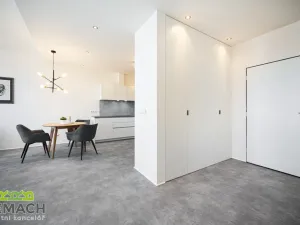 Pronájem bytu 2+kk, Uherské Hradiště, Obchodní, 77 m2