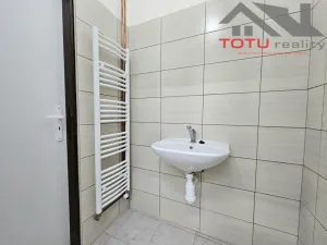 Pronájem komerční nemovitosti, Jaroměř, Husova, 36 m2