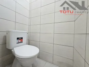 Pronájem komerční nemovitosti, Jaroměř, Husova, 36 m2