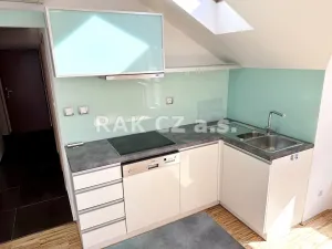 Prodej bytu 3+kk, Šestajovice, Revoluční, 74 m2