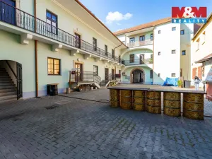 Pronájem obchodního prostoru, Velké Meziříčí, Náměstí, 68 m2