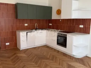 Pronájem bytu 3+kk, Praha - Dejvice, Kafkova, 76 m2