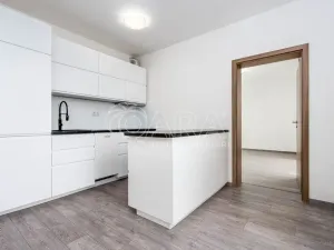 Prodej bytu 2+kk, Praha - Hlubočepy, Ke Smíchovu, 47 m2