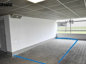 Pronájem garážového stání, Hradec Králové - Třebeš, Svatojánská, 13 m2