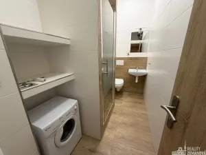 Pronájem bytu 1+1, Praha - Vršovice, Charkovská, 39 m2