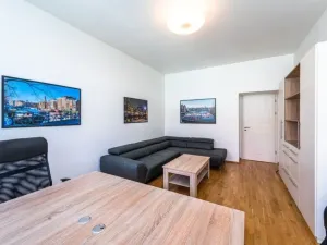 Pronájem kanceláře, Praha - Karlín, Křižíkova, 53 m2