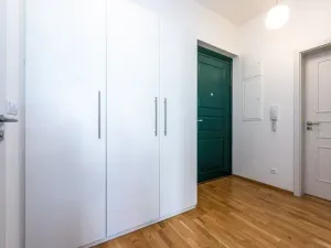 Pronájem kanceláře, Praha - Karlín, Křižíkova, 53 m2