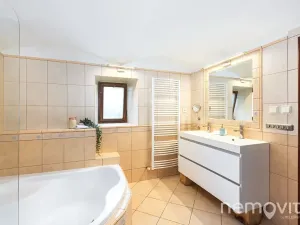 Prodej vícegeneračního domu, Lobeč, 340 m2