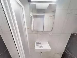 Prodej bytu 1+kk, Praha, Nad Kajetánkou, 17 m2