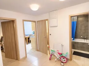 Pronájem bytu 4+kk, Praha - Uhříněves, Ke kříži, 80 m2