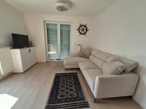 Pronájem bytu 2+kk, Kladno, Bohumila Landy, 42 m2