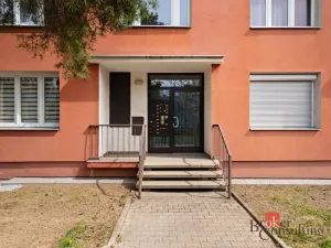 Prodej bytu 2+1, Plzeň - Skvrňany, Křimická, 52 m2