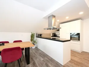 Pronájem bytu 4+kk, Praha - Hrdlořezy, Mezilehlá, 142 m2