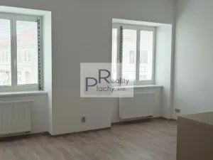Pronájem bytu 3+kk, Znojmo, Divišovo náměstí, 81 m2