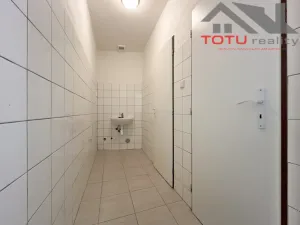 Pronájem obchodního prostoru, Jaroměř, Husova, 200 m2