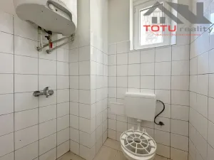 Pronájem obchodního prostoru, Jaroměř, Husova, 200 m2