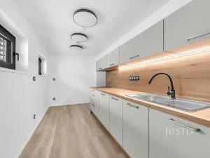 Pronájem atypického bytu, Praha - Šeberov, Na proutcích, 33 m2