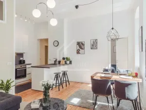 Pronájem bytu 2+kk, Praha, Pernerova, 53 m2