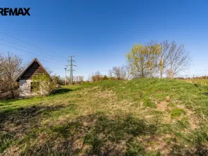 Prodej zahrady, Dolní Břežany, 2452 m2