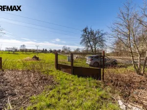 Prodej zahrady, Dolní Břežany, 2452 m2