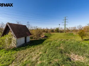 Prodej komerčního pozemku, Dolní Břežany, 2452 m2