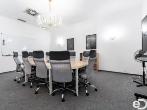 Pronájem kanceláře, Kolín, Karlovo náměstí, 193 m2