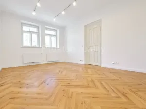 Pronájem kanceláře, Praha - Vinohrady, U vodárny, 72 m2