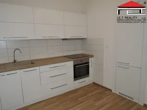 Pronájem bytu 3+kk, Praha - Nusle, Táborská, 78 m2