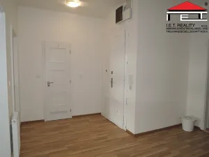 Pronájem bytu 3+kk, Praha - Nusle, Táborská, 78 m2