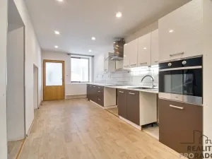 Prodej rodinného domu, Paskov, Komenského nábřeží, 280 m2