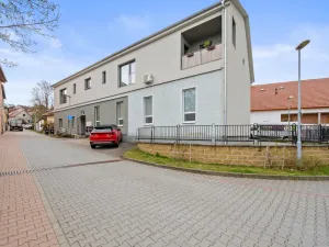 Prodej bytu 2+kk, Brno - Jehnice, náměstí 3. května, 80 m2