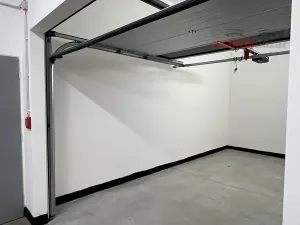 Pronájem garáže, Brno, Křepelčí, 17 m2