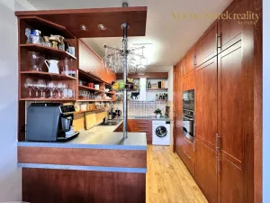 Prodej bytu 3+kk, Praha - Horní Měcholupy, Veronské nám., 65 m2