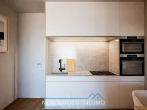 Prodej bytu 1+kk, Znojmo, Holandská, 28 m2