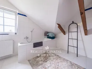 Pronájem rodinného domu, Popovičky, Na Skalce, 271 m2