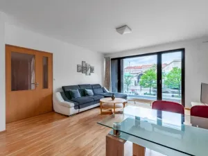 Pronájem bytu 2+kk, Praha - Vinohrady, Korunní, 76 m2