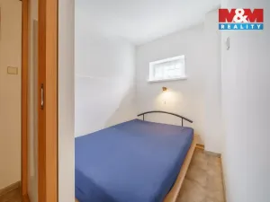 Prodej bytu 3+1, Karlovy Vary - Stará Role, Nádražní, 65 m2