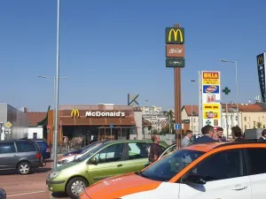 Pronájem obchodního prostoru, Praha - Vysočany, Poděbradská, 151 m2