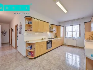 Prodej činžovního domu, Moravský Beroun, náměstí 9. května, 570 m2