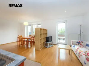 Pronájem bytu 2+kk, Praha - Ruzyně, U letiště, 47 m2