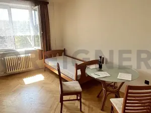 Pronájem bytu 2+1, Pardubice, Benešovo náměstí, 20 m2